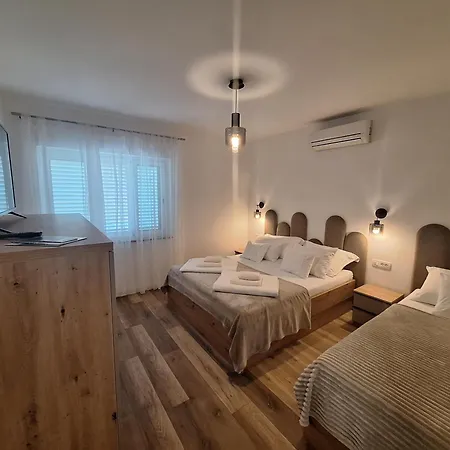 Novouredeni Marko, - Rab Apartman *