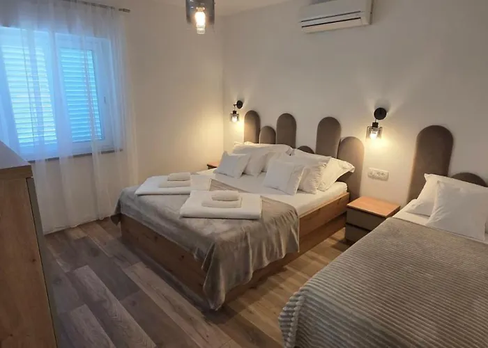 Novouredeni Marko, - Rab Apartamento Kampor